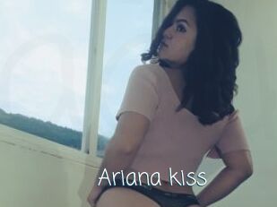 Ariana_kiss