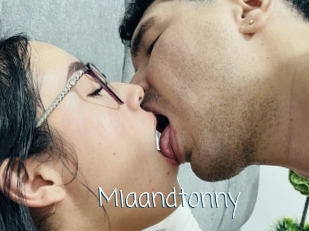 Miaandtonny